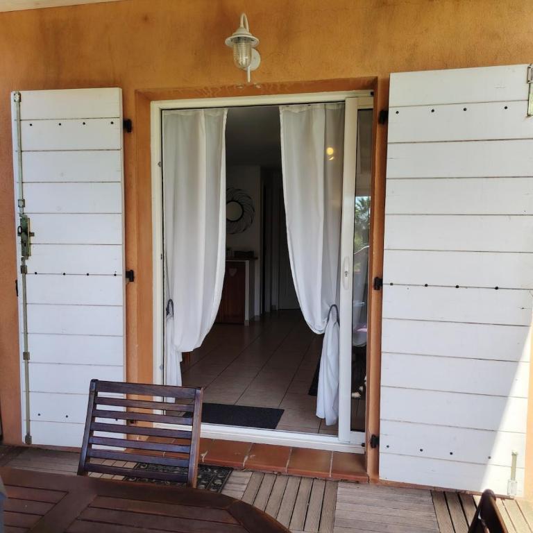 Bas de Villa, vue mer - Appartement 2 Chambres - 34