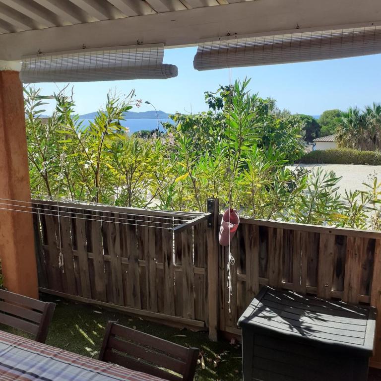Bas de Villa, vue mer - Appartement 2 Chambres - 40