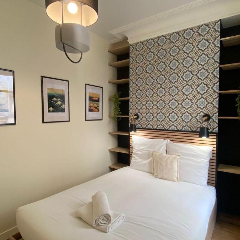  - Room #1714544401 - 3
