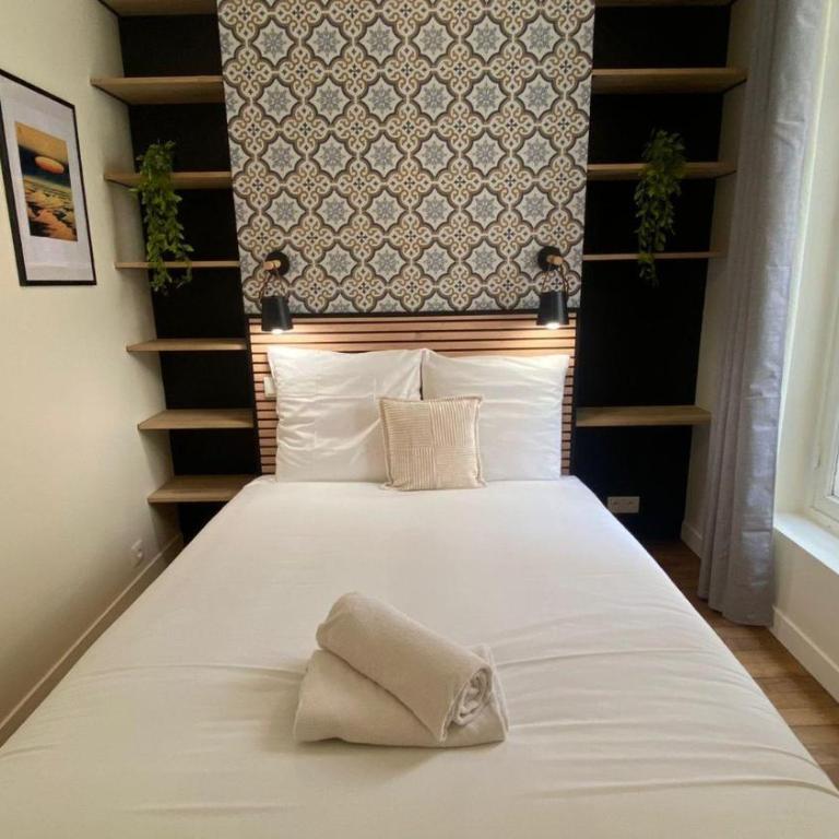  - Room #1714544401 - 7
