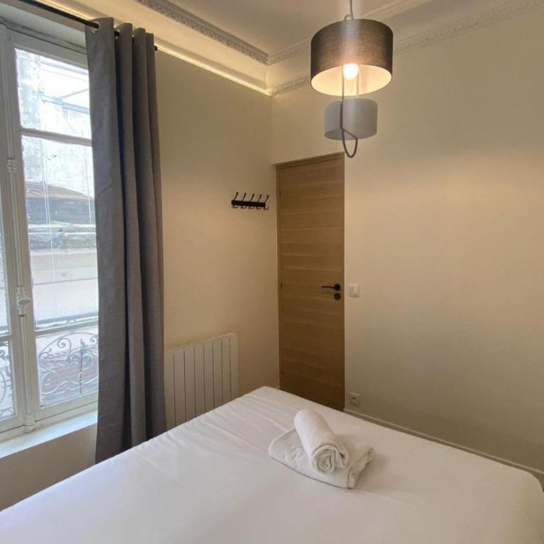  - Room #1714544401 - 13