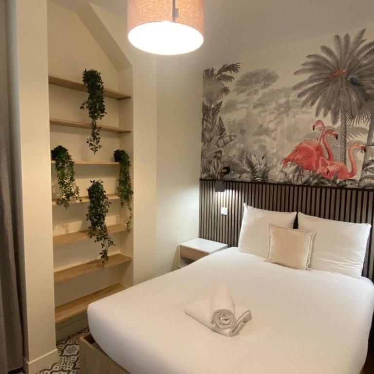  - Room #1714544401 - 15