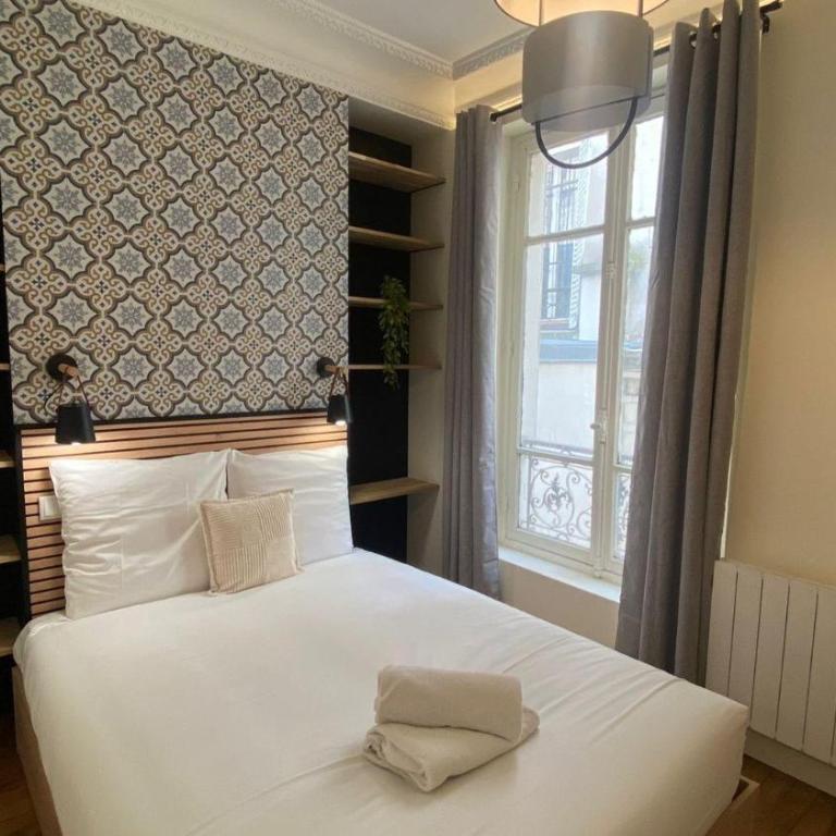  - Room #1714544401 - 20