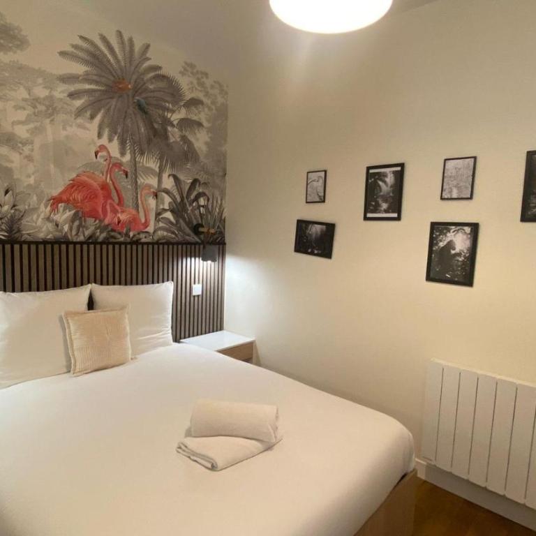  - Room #1714544401 - 22