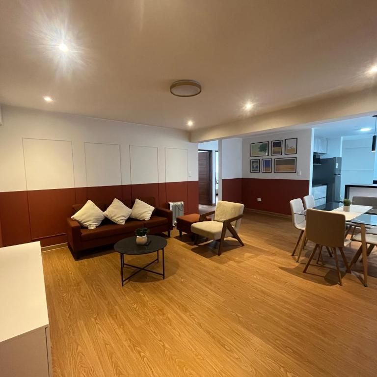  - Room #1714545101 - 4