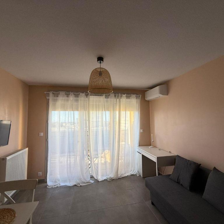  - Room #1714552401 - 4