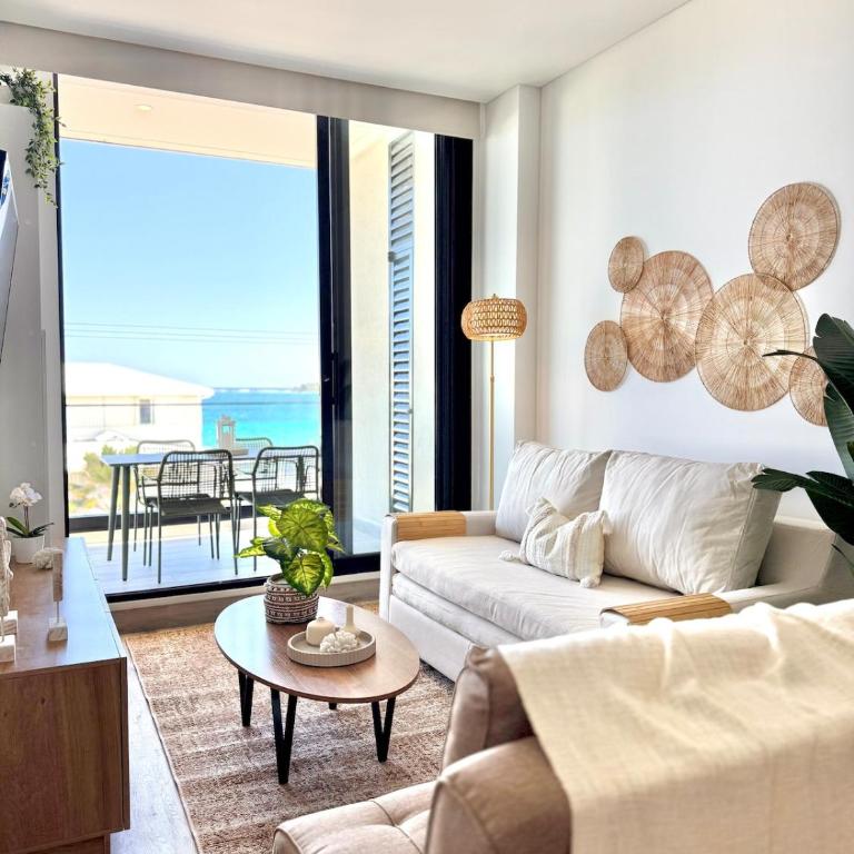 Lujoso apartamento con balcón y vista al mar - One-Bedroom Apartment with Sea View and Balcony - 1
