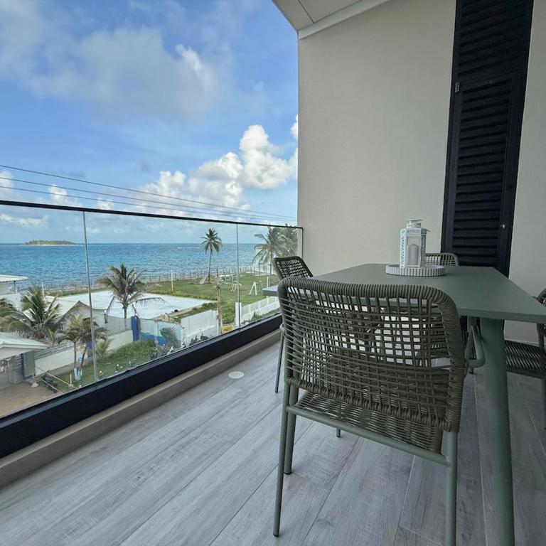 Lujoso apartamento con balcón y vista al mar - One-Bedroom Apartment with Sea View and Balcony - 12