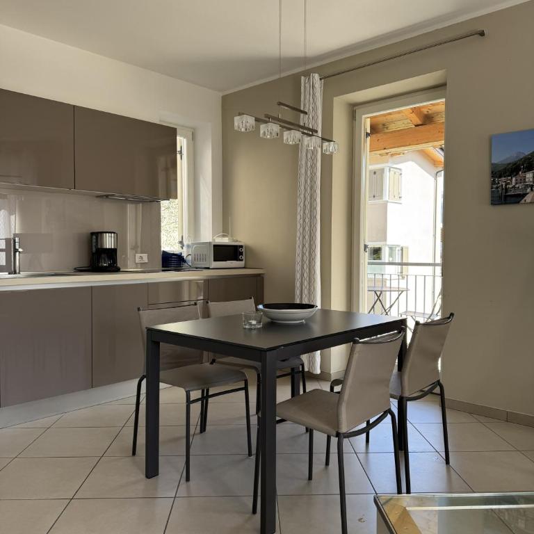 Residence La Villa Tesoro - Appartamento Deluxe con 2 Camere da Letto e Vista Giardino - 4