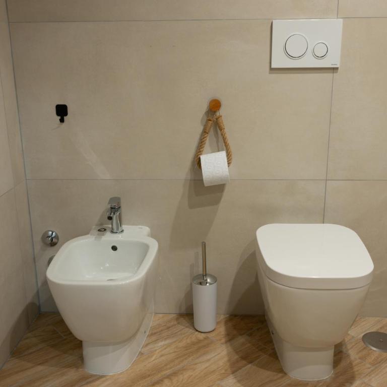  - Room #1714555101 - 7