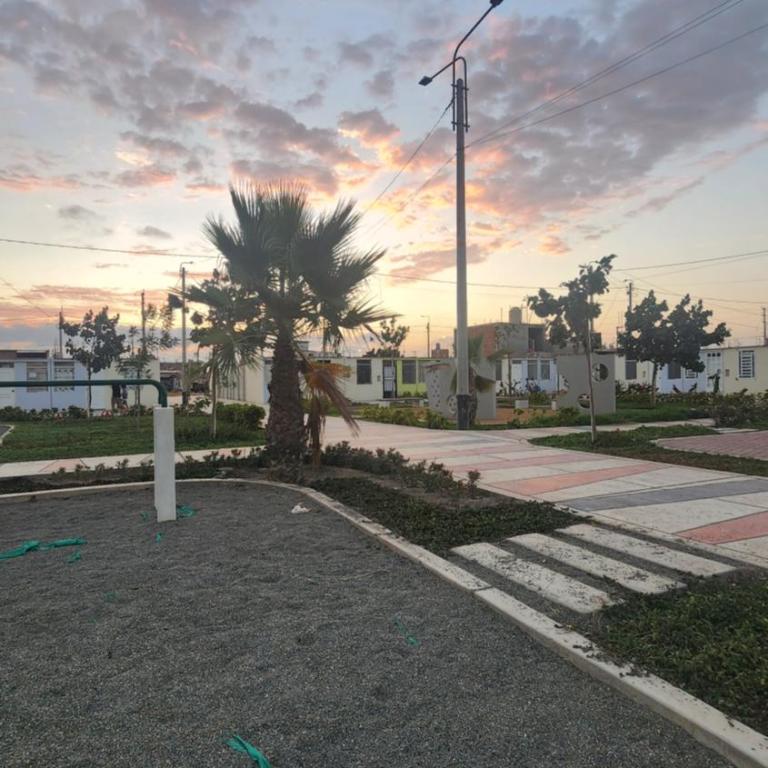 CASA CON ESTACIONAMIENTO PRIVADO c&R - Room #1714556501 - 6