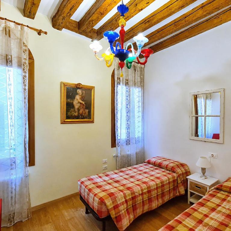  - Room #1714561401 - 5
