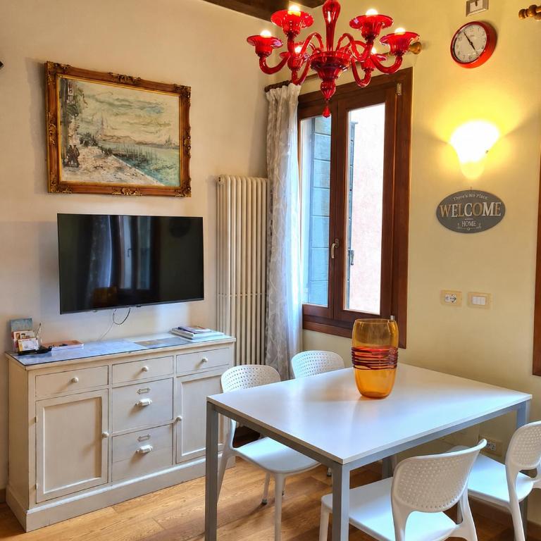  - Room #1714561401 - 10