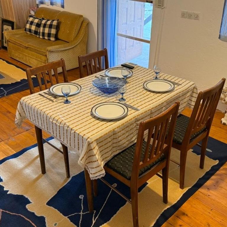 Vineyard Cottage with Mountain Views - Two-Bedroom House - 11