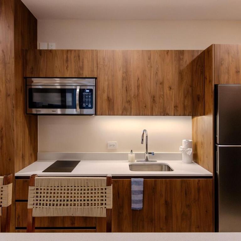  - Room #1714566901 - 19