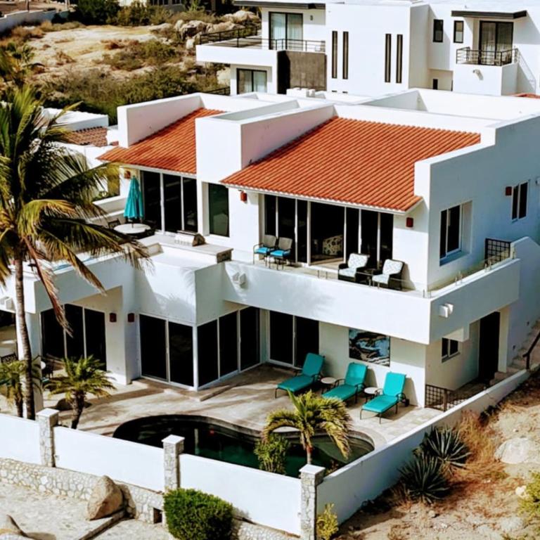 Saltwater Pool Private Villa with Ocean Views and Resort Access - Villa con piscina privada - 2