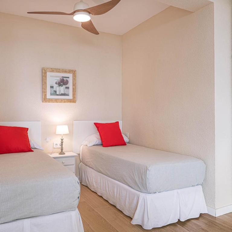 Apartamentos Tres Carabelas Casa Azahar - Estudio con vistas al mar - 12