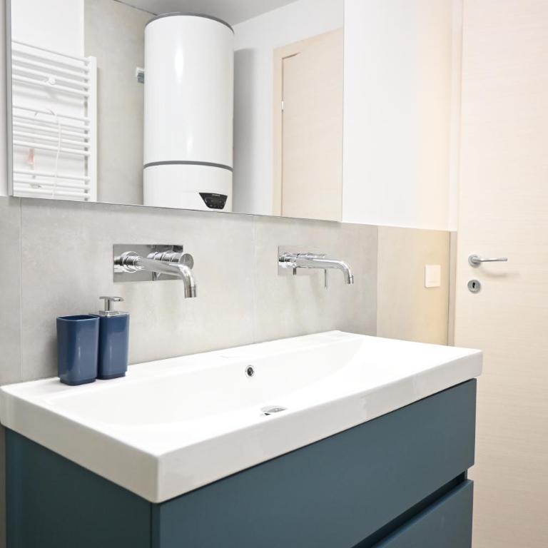  - Room #1714585701 - 16