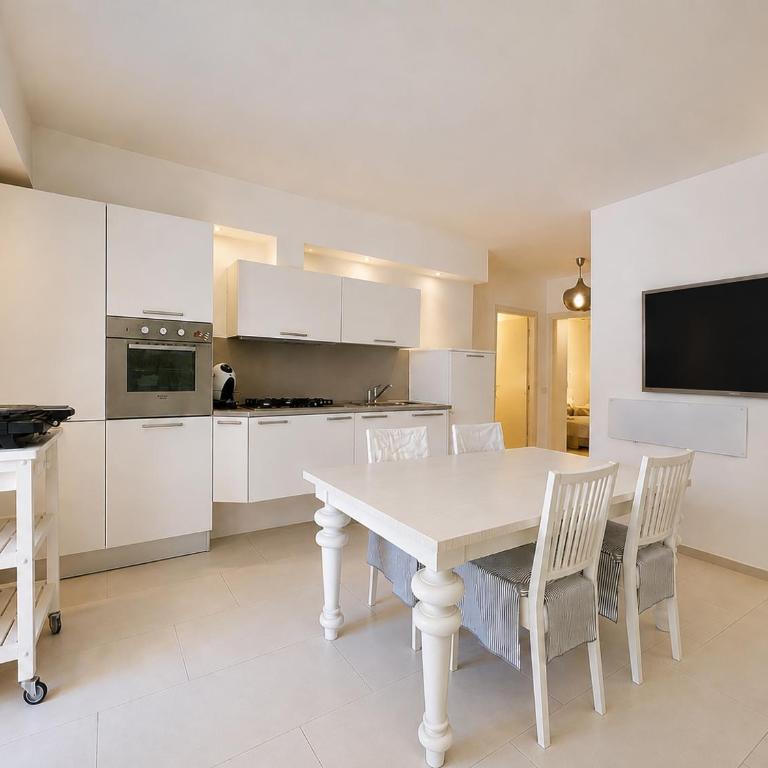 Sweet Home with Garden and shared Pool - Appartamento con 3 Camere da Letto - 2