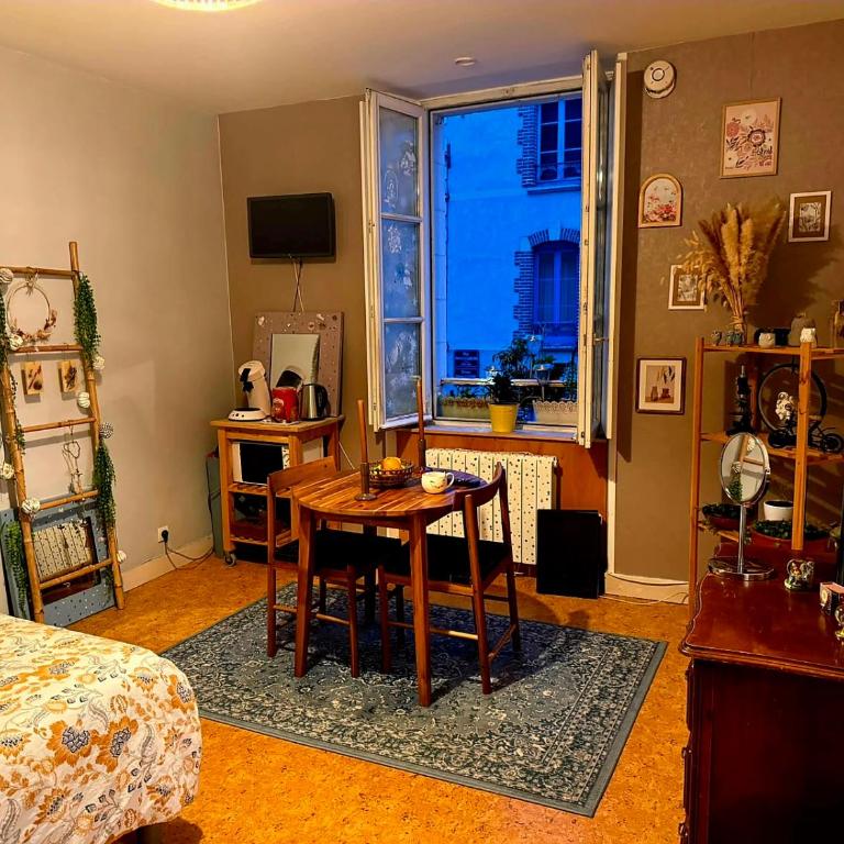  - Room #1714593401 - 1