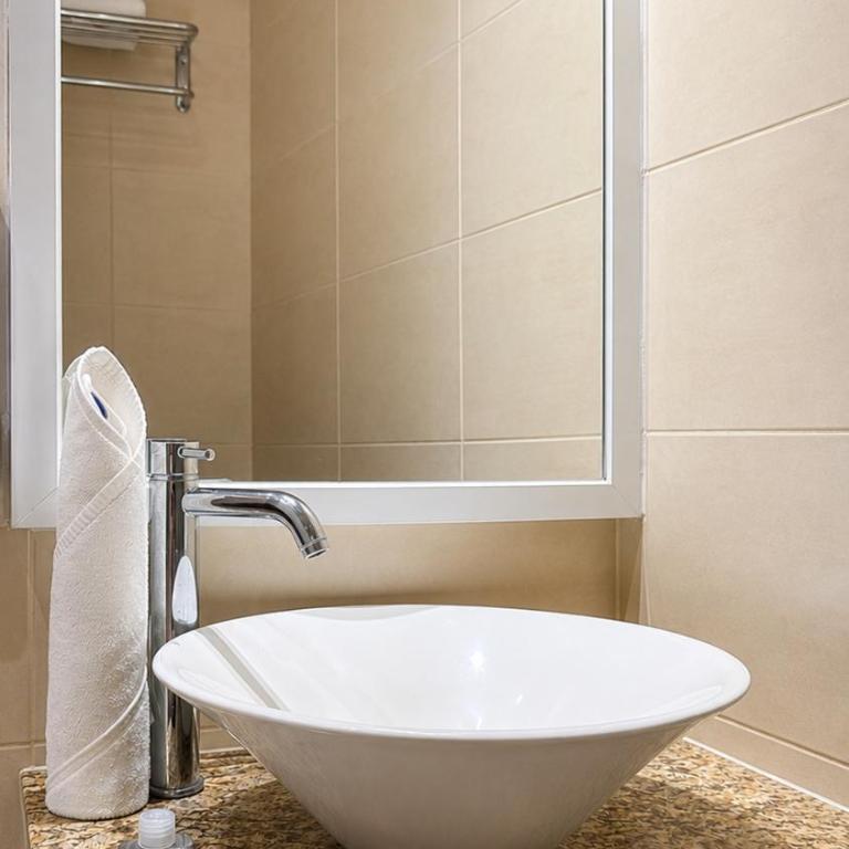 Rado Hotel - Quintanas - Standard Double Room - 9