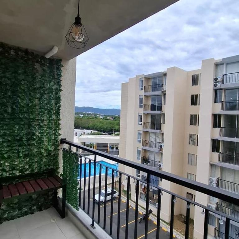 Apartamento Completo - Piscina - AC - Parqueadero - Gimnasio - Three-Bedroom Apartment with Balcony - 2