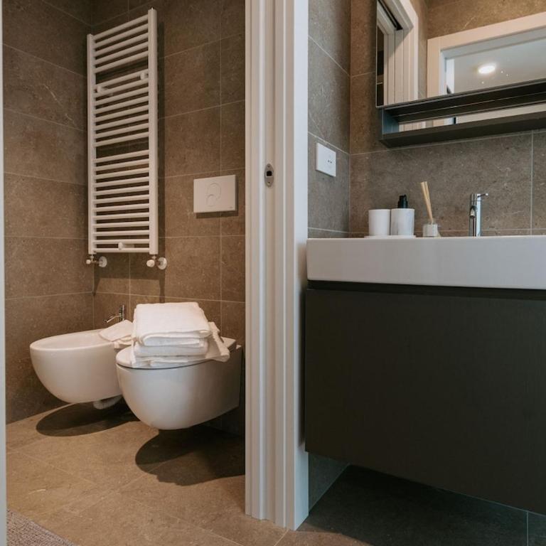 - Room #1714628701 - 19