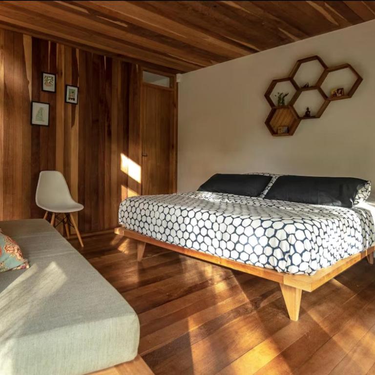  - Room #1714633702 - 4