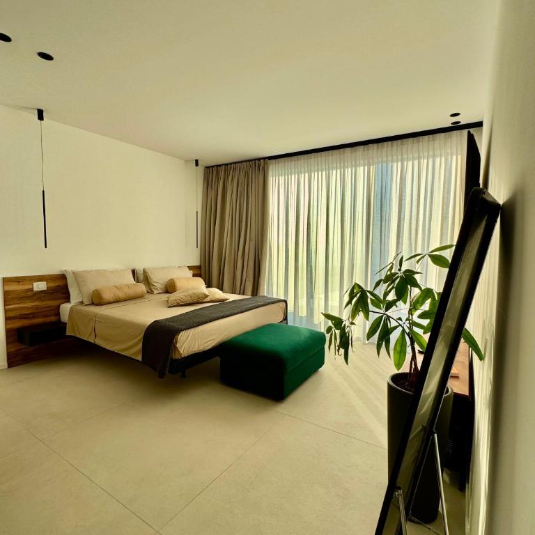  - Room #1714595701 - 2