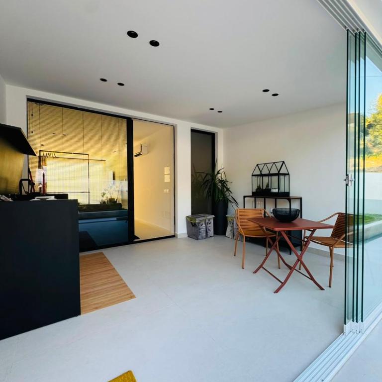  - Room #1714595701 - 9