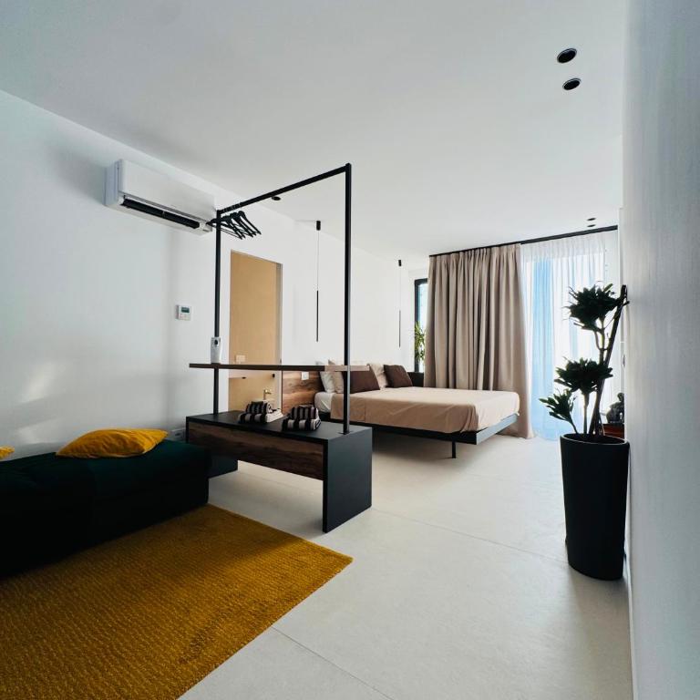  - Room #1714595702 - 7