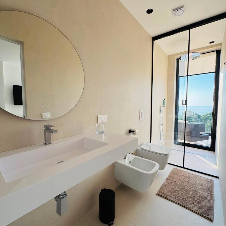  - Room #1714595702 - 9