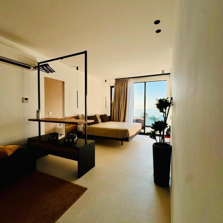  - Room #1714595702 - 11