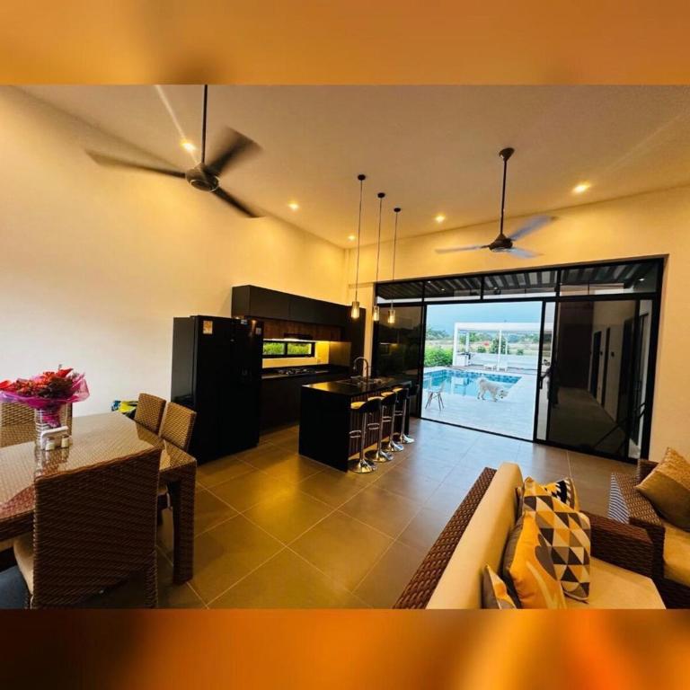 - Room #1714651301 - 15