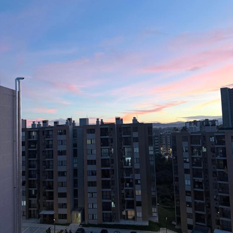 Apartamento moderno balcón, Wifi, Netflix-Rionegro - Apartamento Superior de 2 dormitorios - 8
