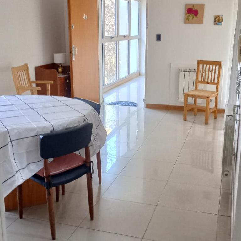 Espacioso y luminoso, Club Atenas, 100 m del Hospital Argentino - Apartamento Deluxe de 2 dormitorios con balcón - 1