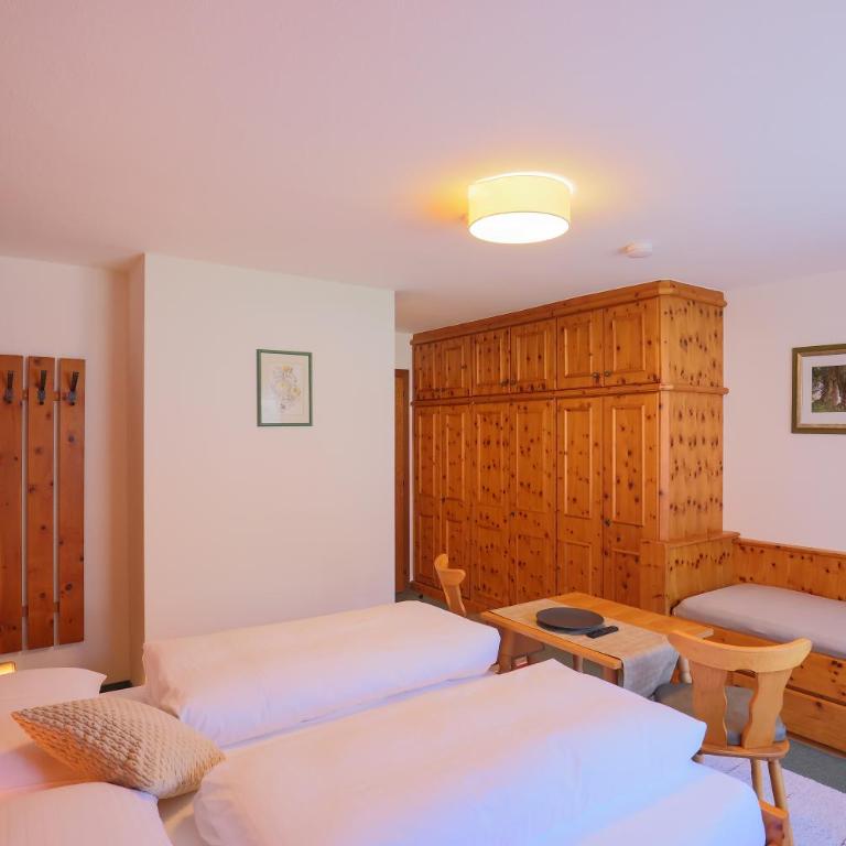 Grünitzerhof - Dreibettzimmer - 3