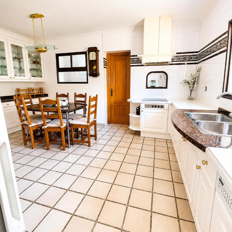 Dad s Dream Legacy Villa 15 Min Walk to La Carihuela Beach - Haus mit 2 Schlafzimmern - 42