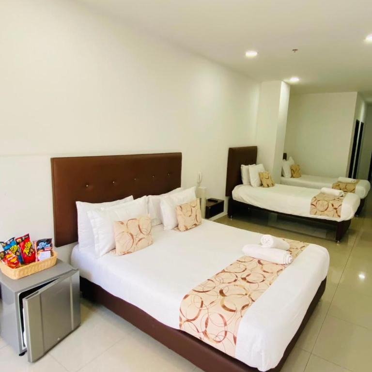 Hotel Palmeras De Luz - Quadruple Room - 3