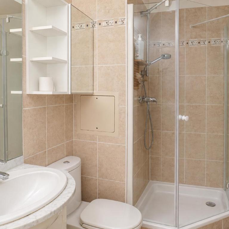 Magnificent Apartment in the Best Central Location of Paris 1 Minute Walk to Train Station - Appartement 1 Chambre - 12