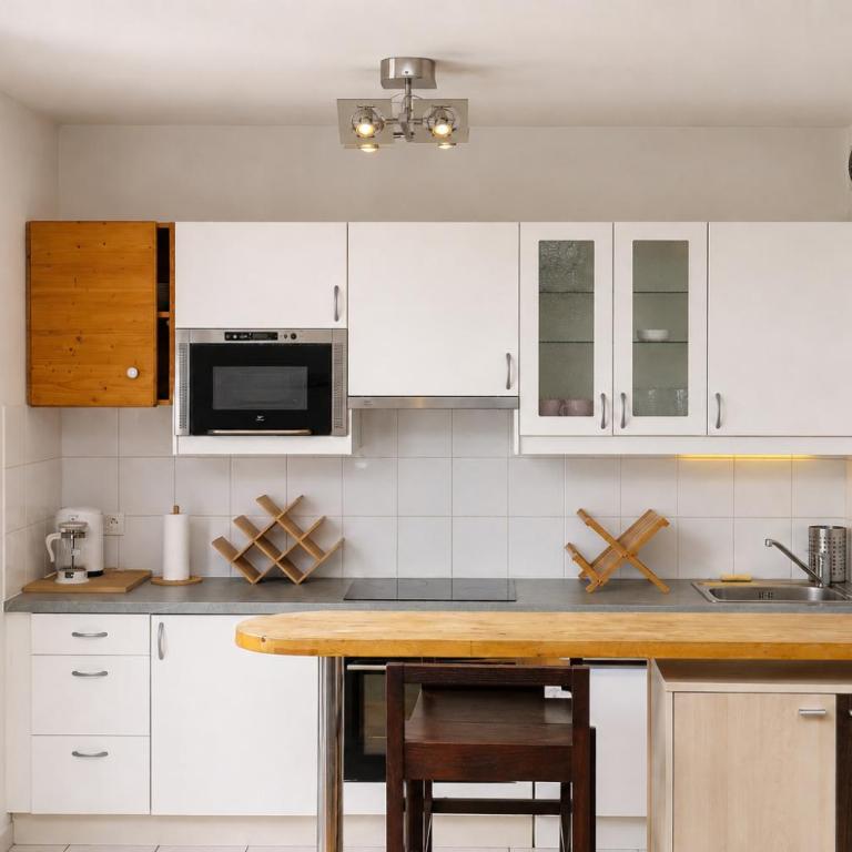 Magnificent Apartment in the Best Central Location of Paris 1 Minute Walk to Train Station - Appartement 1 Chambre - 11