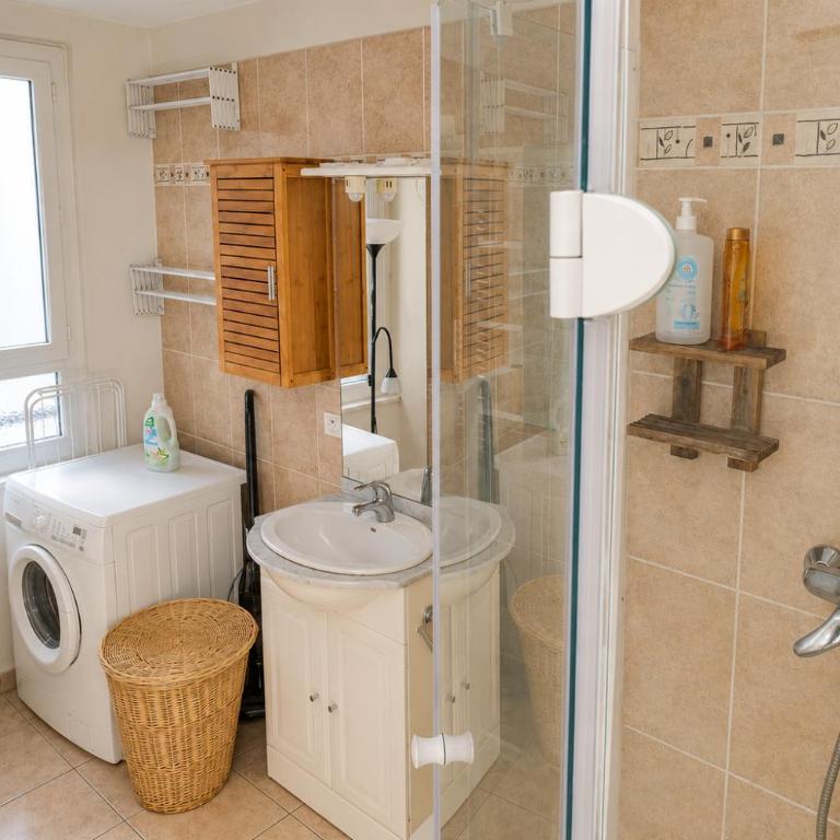 Magnificent Apartment in the Best Central Location of Paris 1 Minute Walk to Train Station - Appartement 1 Chambre - 16