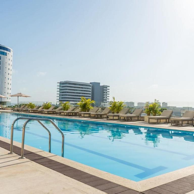 Sea View Apartment Suite with Pool, 3 min to the Airport - One-Bedroom Apartment - 7