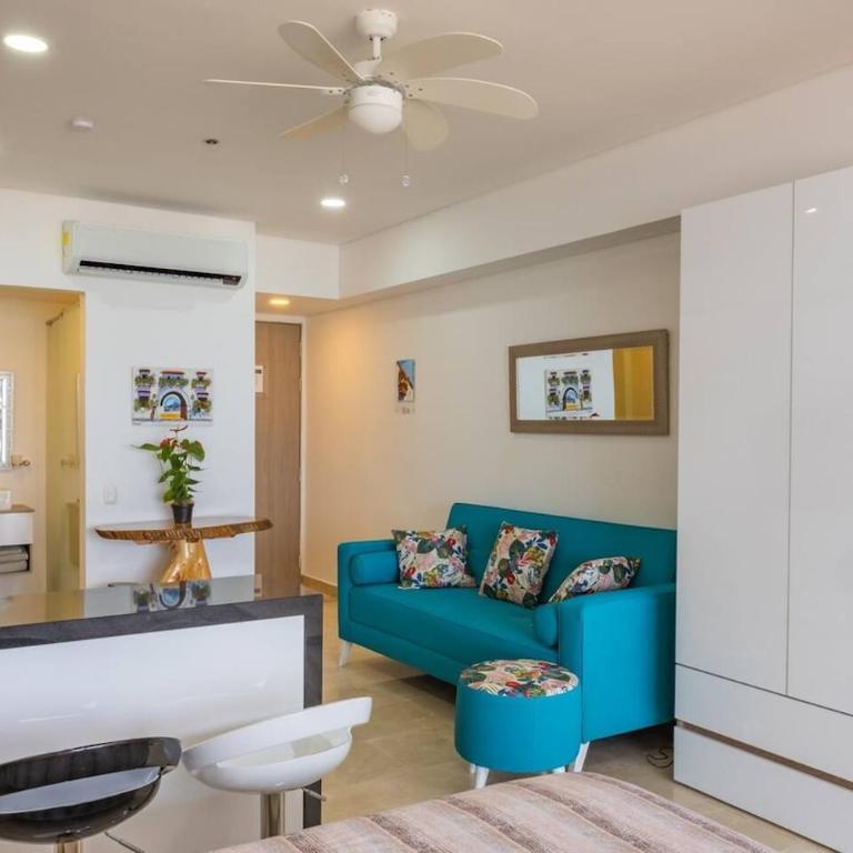 Sea View Apartment Suite with Pool, 3 min to the Airport - One-Bedroom Apartment - 10