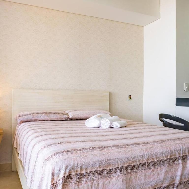 Sea View Apartment Suite with Pool, 3 min to the Airport - One-Bedroom Apartment - 11