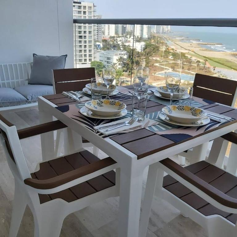 Sea View Apartment Suite with Pool, 3 min to the Airport - One-Bedroom Apartment - 16