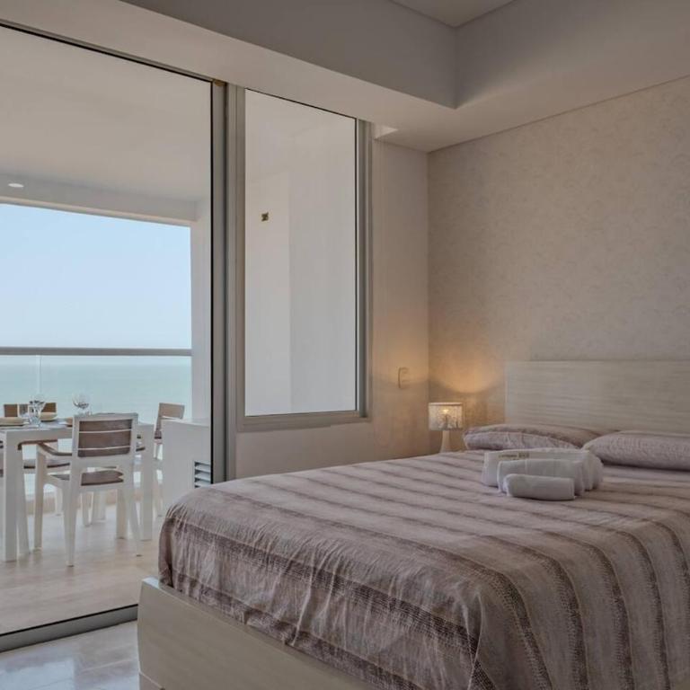 Sea View Apartment Suite with Pool, 3 min to the Airport - One-Bedroom Apartment - 17