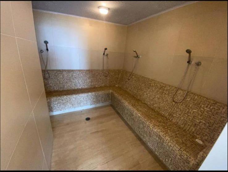 Sea View Apartment Suite with Pool, 3 min to the Airport - One-Bedroom Apartment - 18