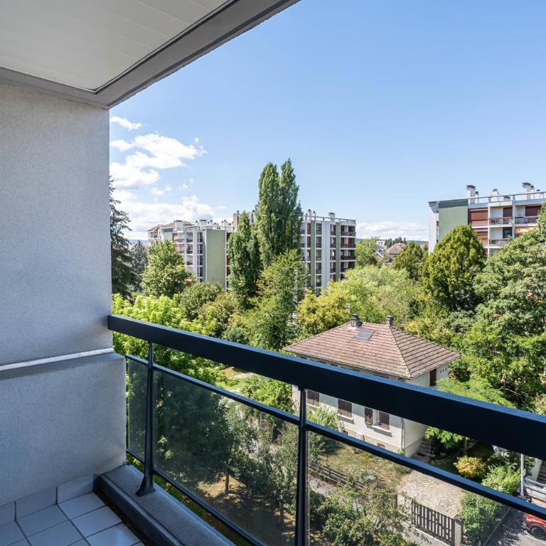 Balcon vue Mont-Veyrier, à 2 pas du lac - Appartement 1 Chambre - Vue sur Montagne - 3