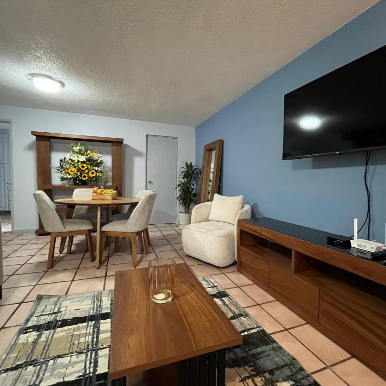  - Room #1714691101 - 1